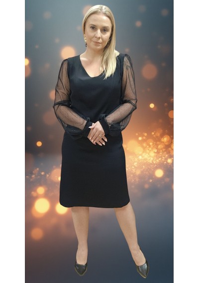 Czarna sukienka z rękawem z...