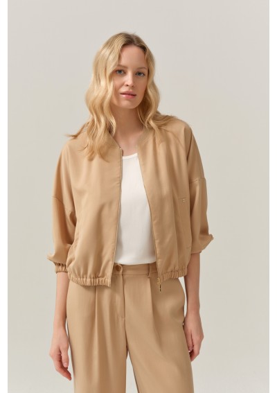 Bomberka w kolorze ciepłego...