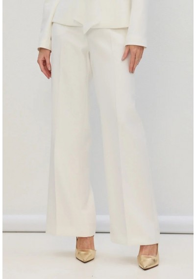 Spodnie w kolorze...